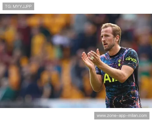 凯恩指挥前场站位后接应再传，热刺组织能力进一步提升